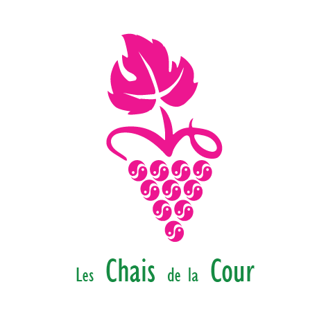 image vectorielle d'un logo pour Les Chais de la cour